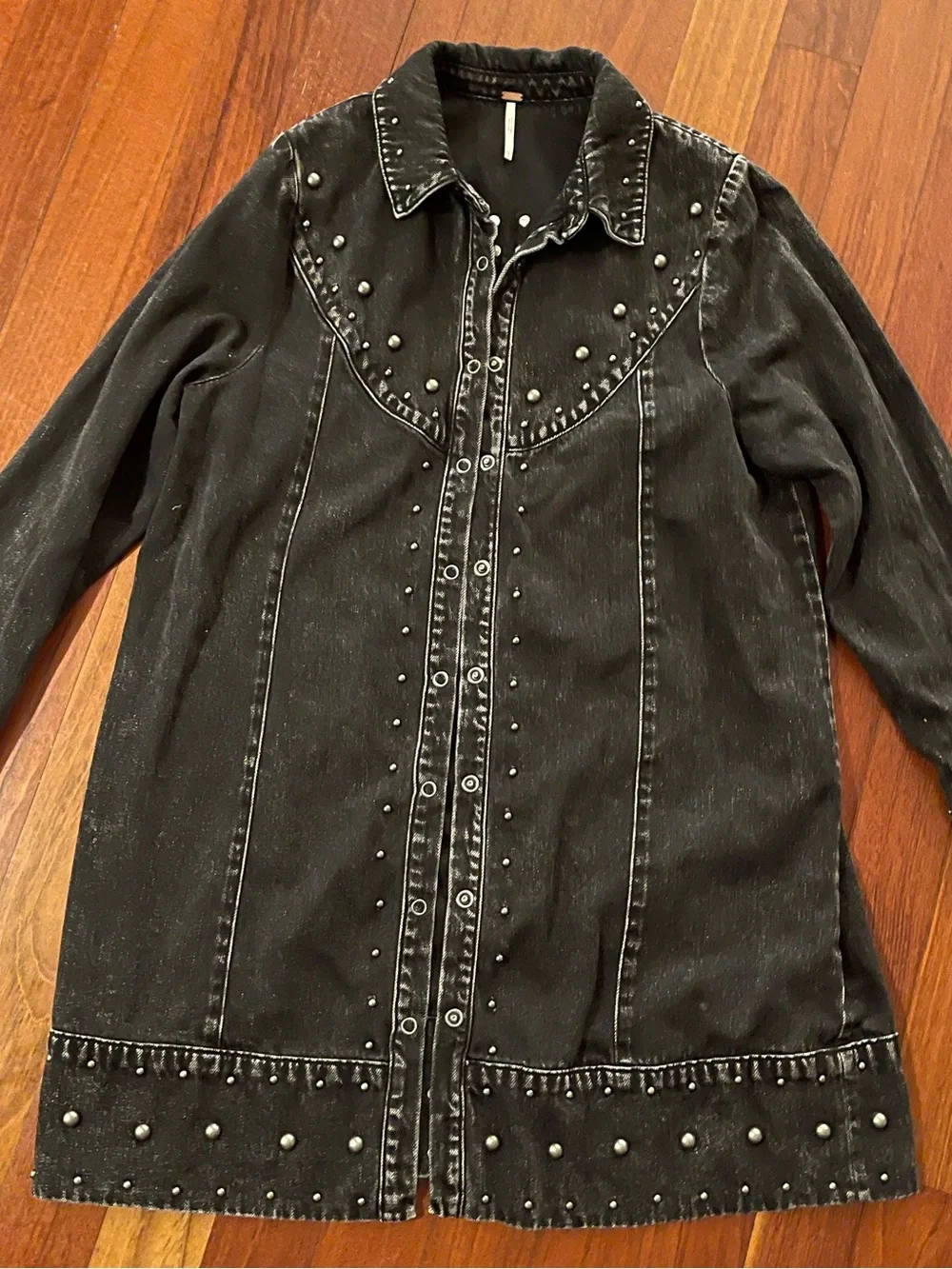 Free People We The Free Bennet Studded Denim Shirt Jacket - Picture 4 of 6